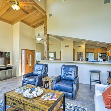 Bright Sedona Home With Deck And Mountain Views! Exterior photo